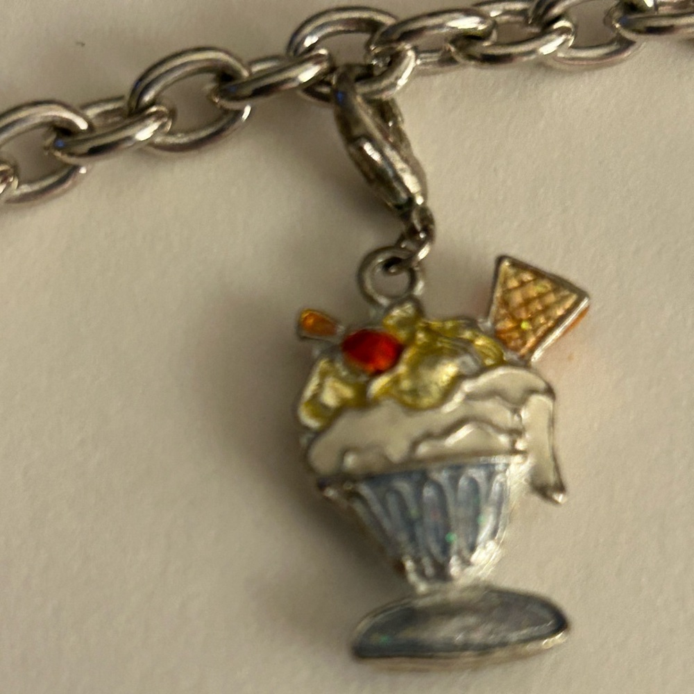 Charm Bracelet: enamel Scottie Dog, Purse w tassel, Ice Cream Sundae, 7”, clasp - Picture 6 of 8